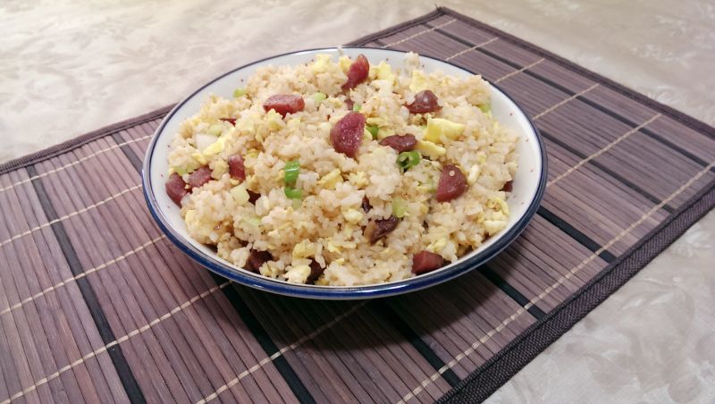 香腸洋蔥蛋炒飯