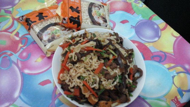 牛肉絲炒麵(五木拉麵)