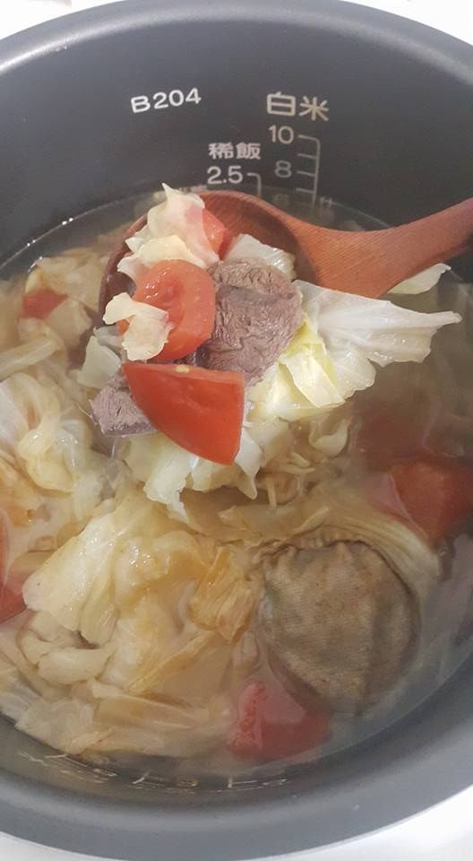 電子鍋~牛腱蕃茄高麗菜湯