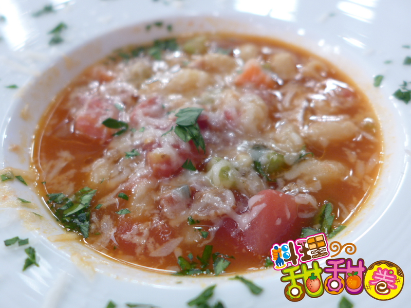 料理甜甜圈【露營去】義大利白豆管麵湯