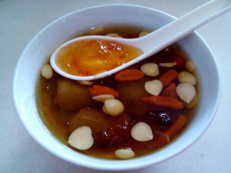 電飯煲 煮 桃膠 杞子 甜湯