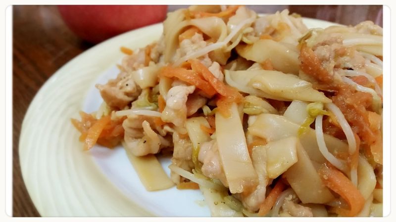 乾炒肉絲板條