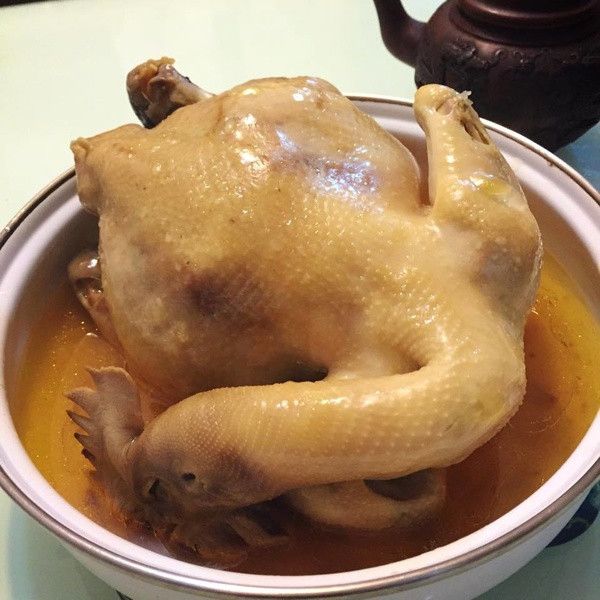 蒜頭蒸全雞