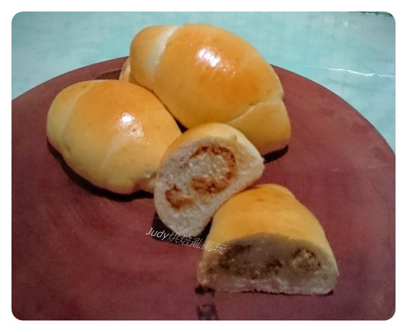 奶油肉鬆捲