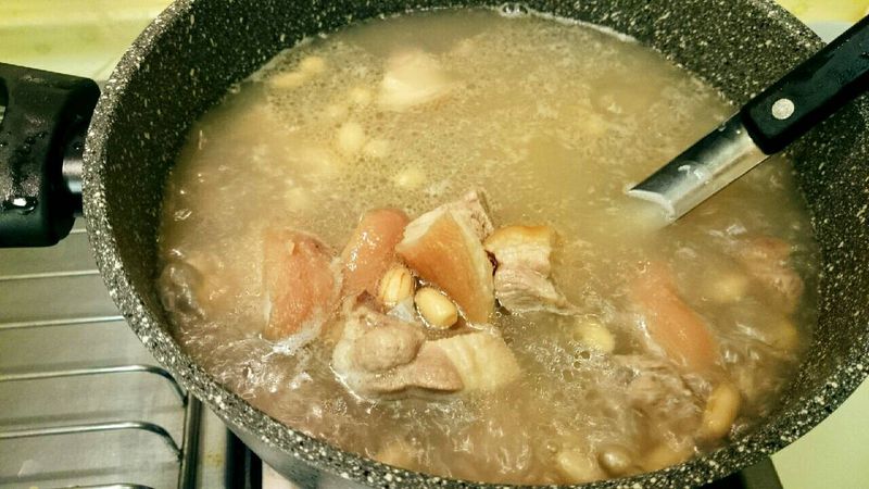 松香豬腳燉長壽果