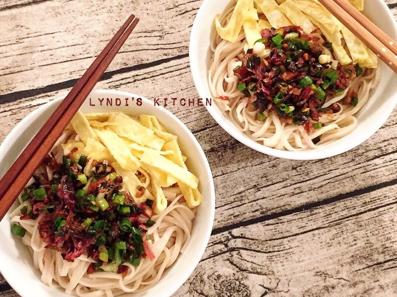 蒜香蔥油拌麵