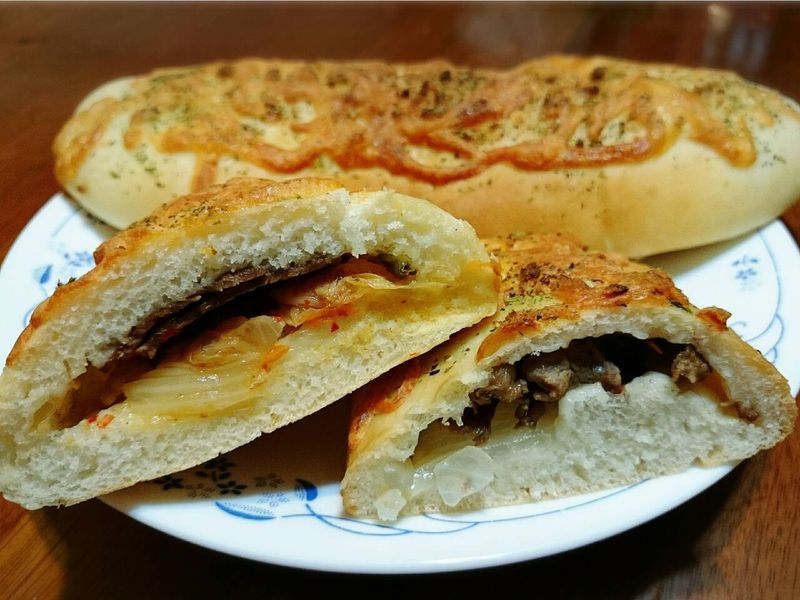 起司泡菜/洋蔥牛肉捲麵包