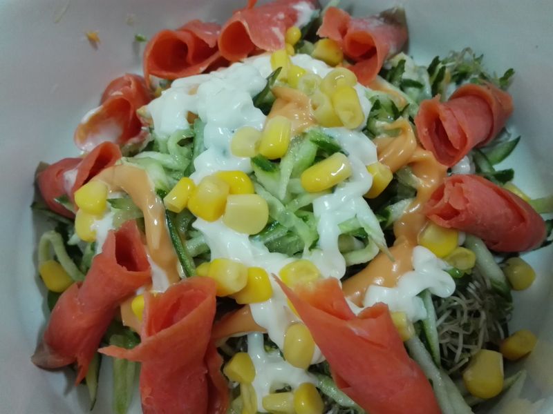 煙燻鮭魚沙拉
