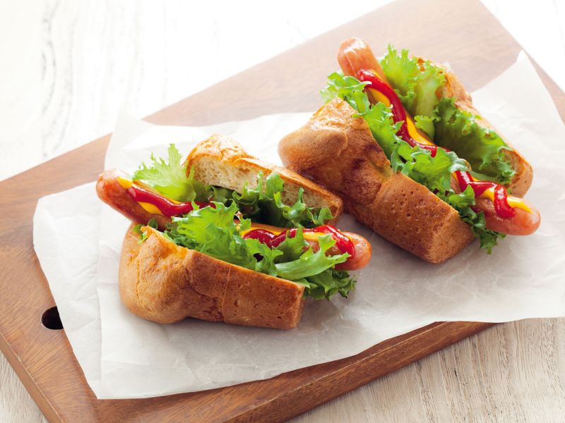 東販小食堂:超Q脆皮泡泡歐芙 熱狗麵包