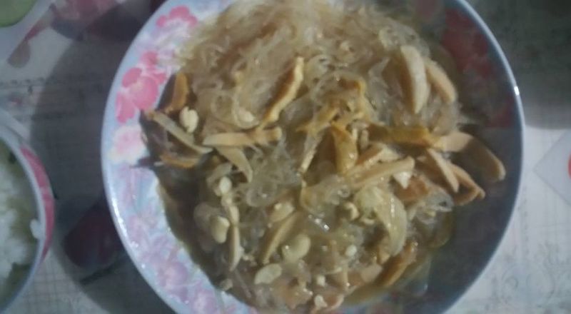 鮑魚螺頭腰果炒粉絲