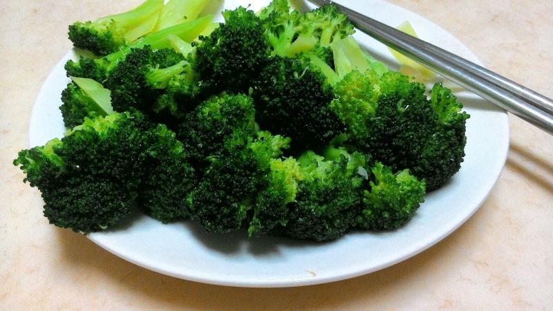 零廚藝~綠花椰菜炒軟不炒黃