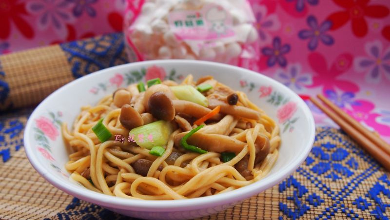 雙菇肉片炒油麵【好菇道美味家廚】