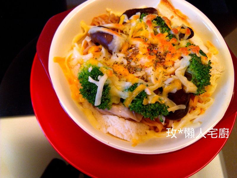 【小烤箱X懶人】焗泡麵吐司盅 [味味麵]