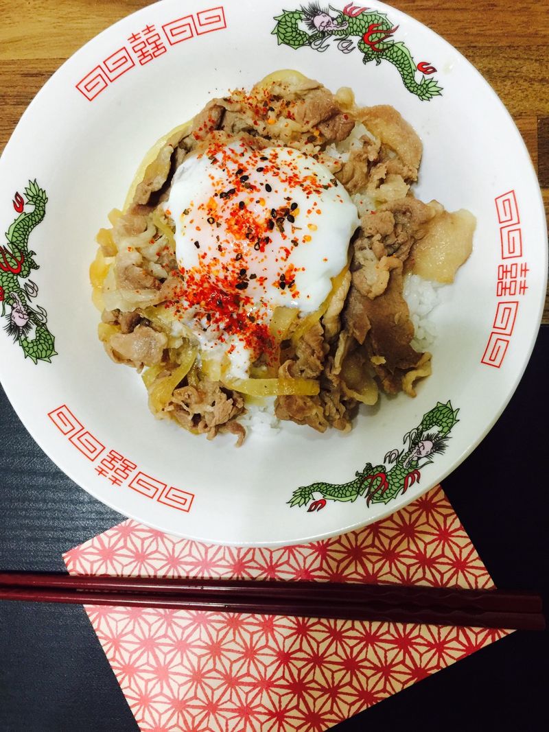 月見豬肉壽喜燒蓋飯