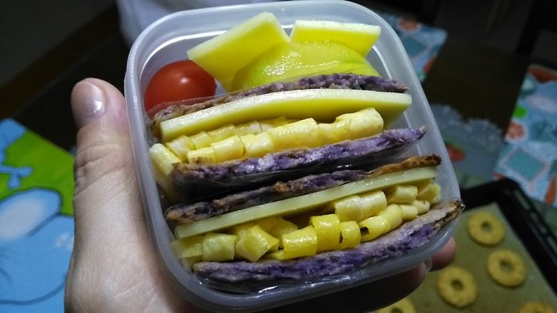紫包菜菜餅三文治