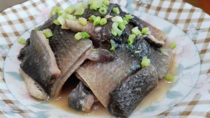 蒲燒虱目魚皮