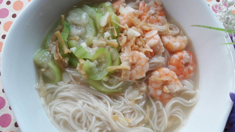 香蒜鮮蝦干貝絲瓜麵線