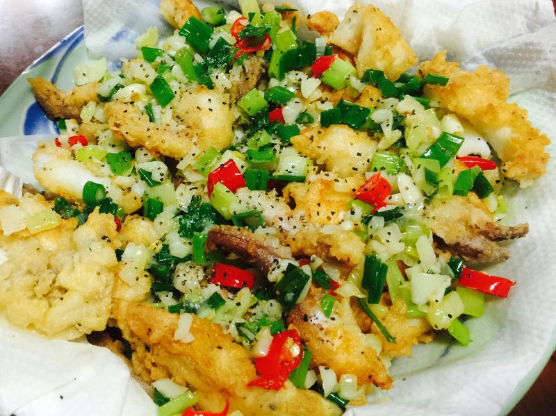 下酒菜：酥炸花枝佐蒜蔥辣椒