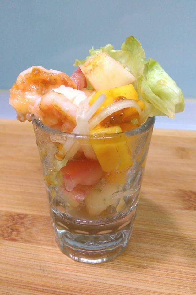 香芒鮮蝦水果百匯-佐芒果酸甜油醋醬