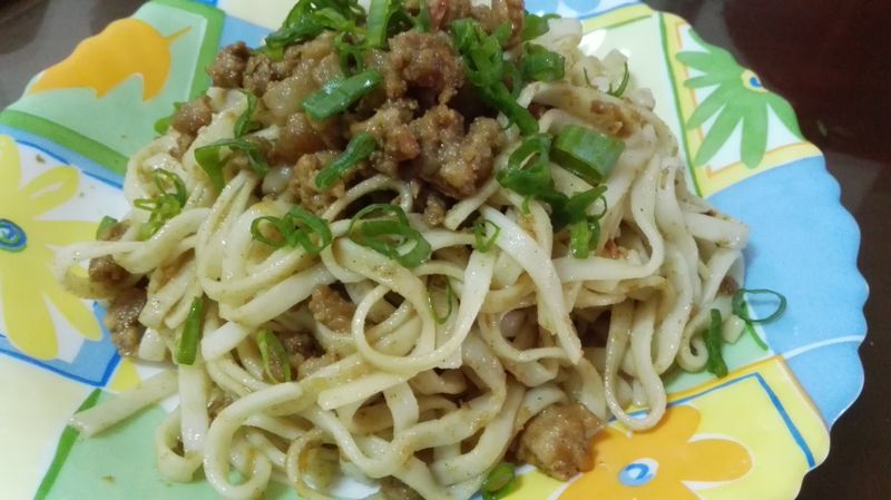 肉燥麻醬麵