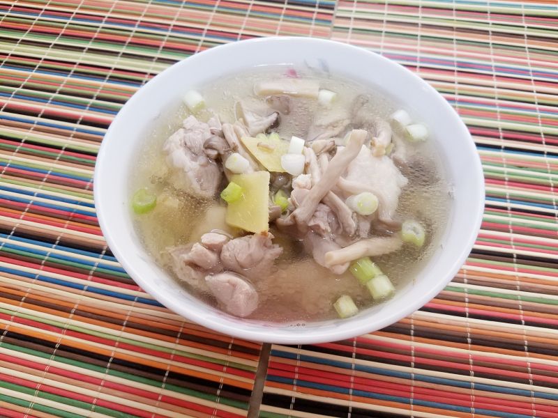 鮮菇雞湯