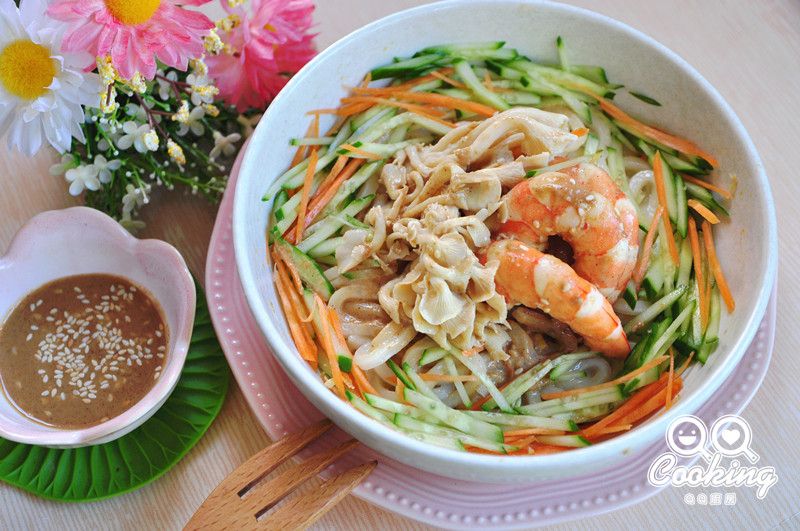 麻醬烏龍鮮蝦冷麵【點線麵】