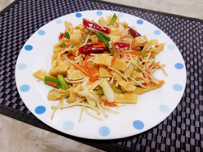 腐竹炒金針菇