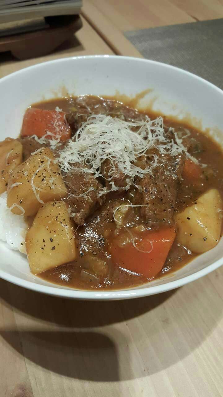 咖哩牛肉蓋飯