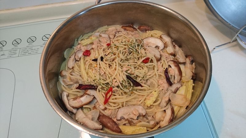 一鍋到底-蒜香鮪魚香菇義大利麵