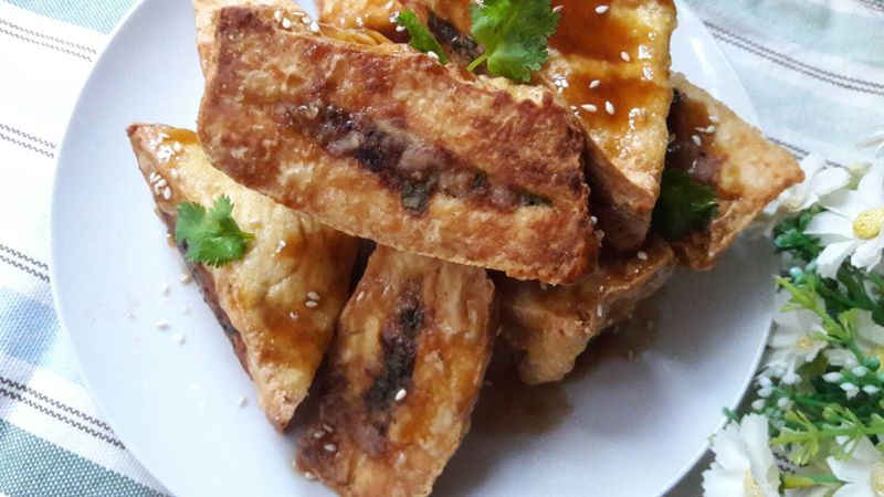 薑香蠔油燴油豆腐鑲肉