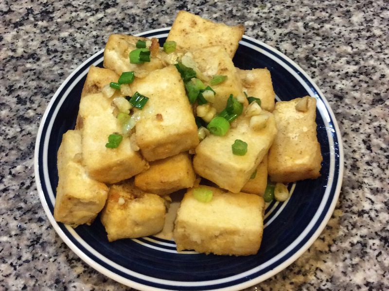 蒜香椒鹽豆腐