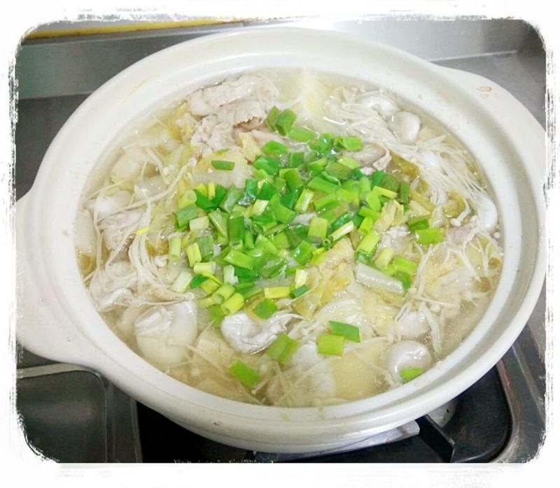簡單版酸菜白肉鍋~懶人料理😜
