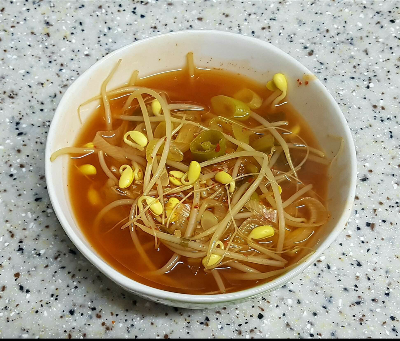 （韓式）辣泡菜荳芽湯 김치콩나물국