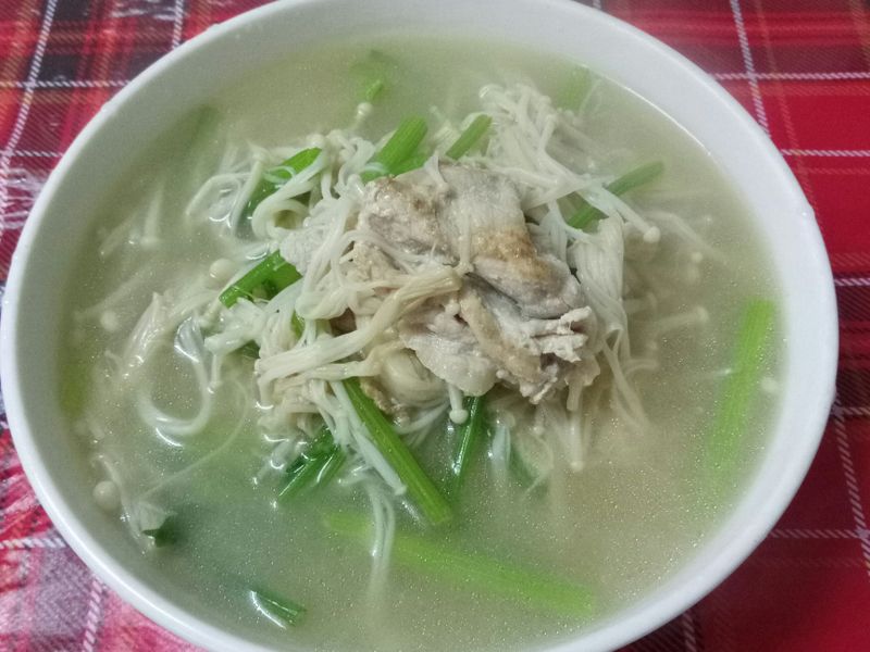 肉絲炒金針菇