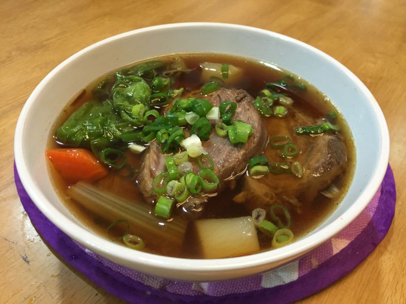 紅燒牛肉湯(附「滷牛腱」作法)