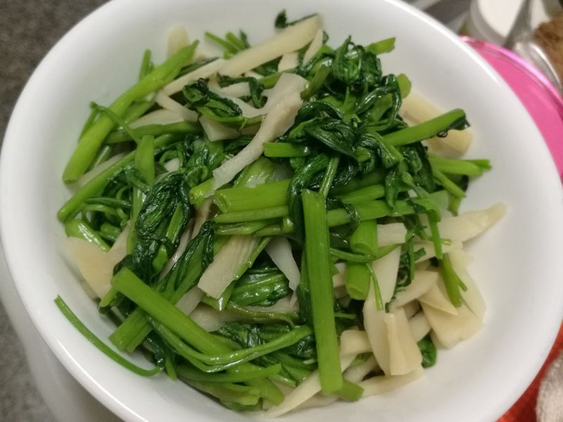 脆筍空心菜