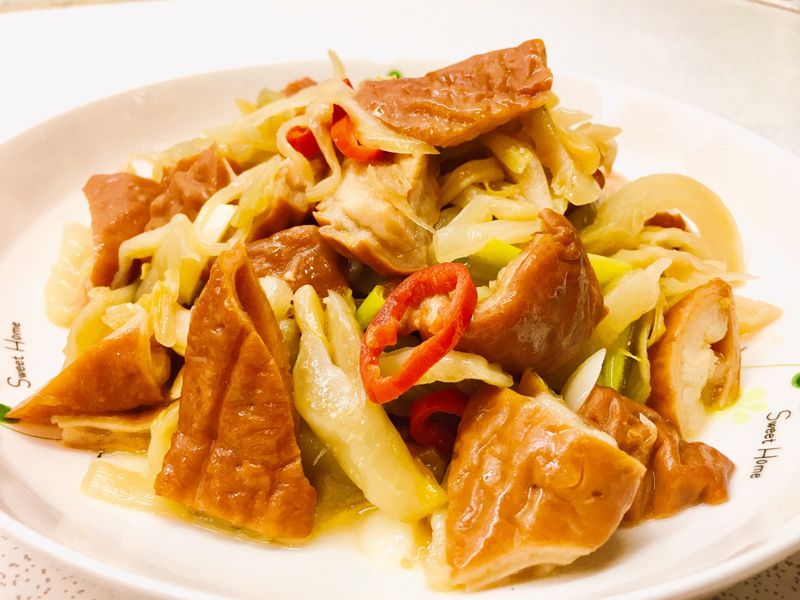 酸菜炒肥腸