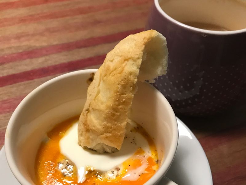 法式小蛋盅佐迷迭香麵包