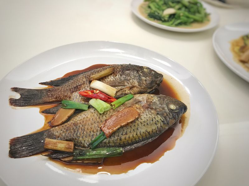 蔥燒吳郭魚
