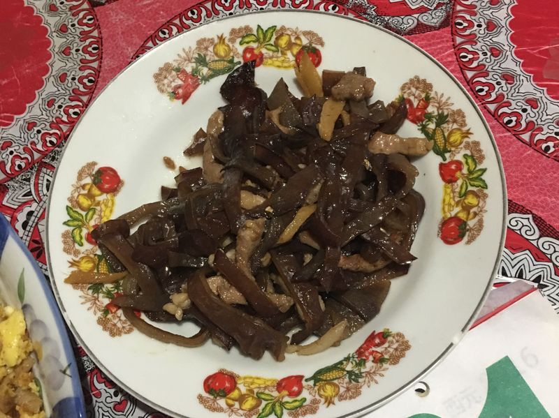 木耳炒肉絲