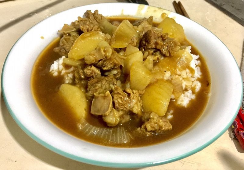 軟嫩Q彈咖哩牛腩飯【史雲生清雞湯】