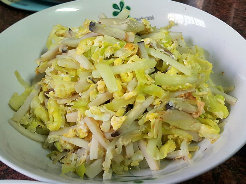 白韭菜蛋炒杏鮑菇絲