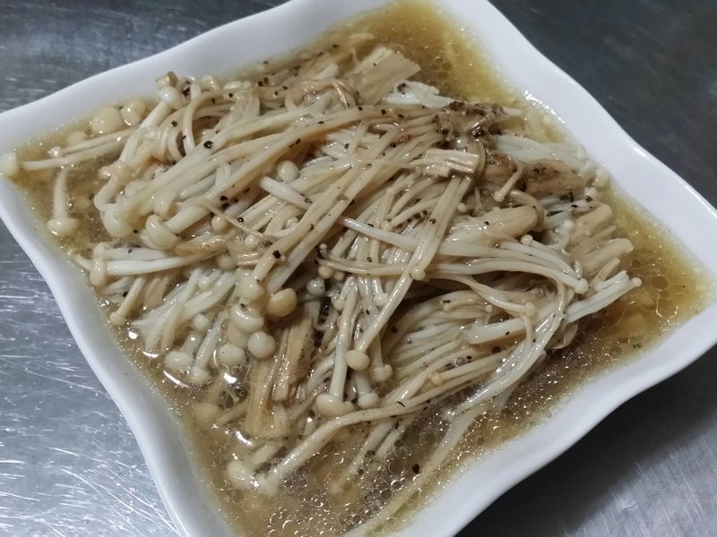 黑胡椒奶油金針菇♡