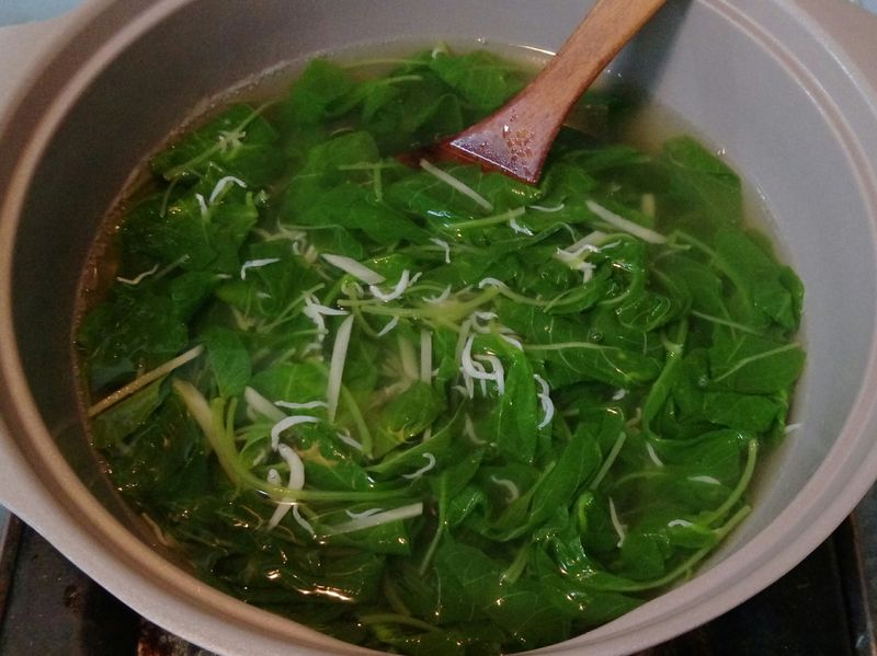 莧菜吻仔魚湯