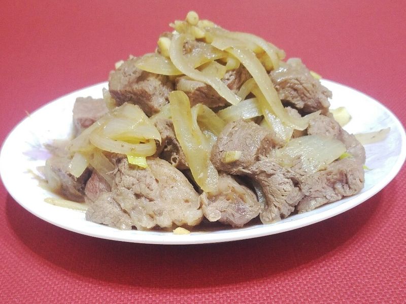 洋蔥炒骰子