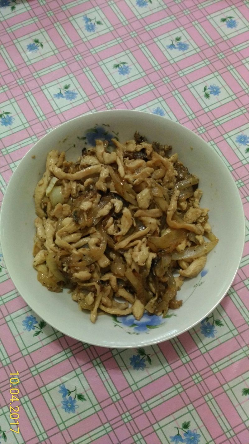 蘑菇醬雞柳