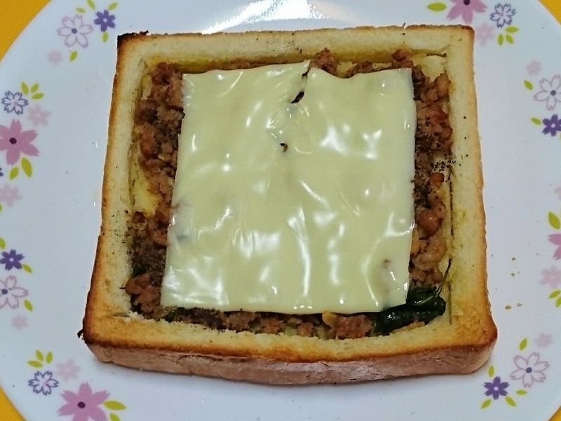 早餐。厚片打拋豬起司