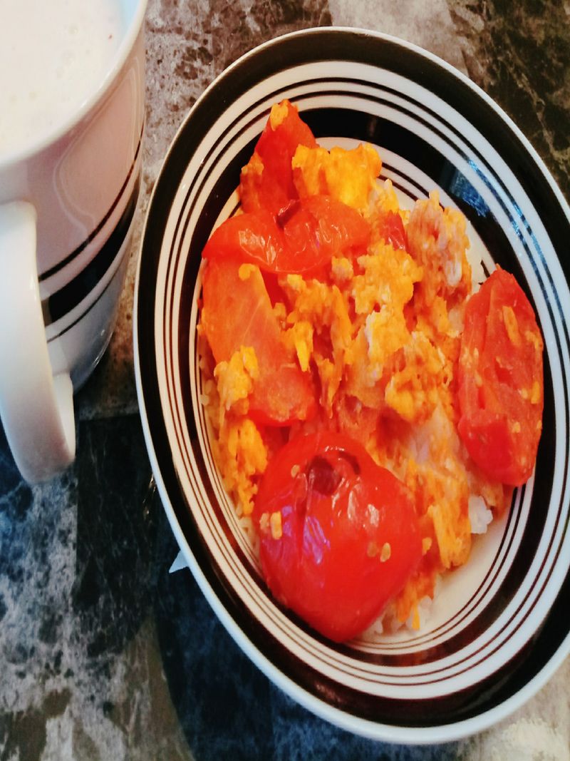 蕃茄炒蛋蓋飯