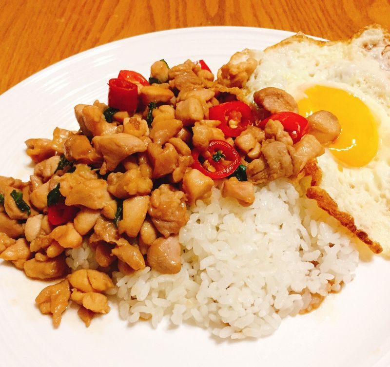 打拋雞 Pad Krapow Gai