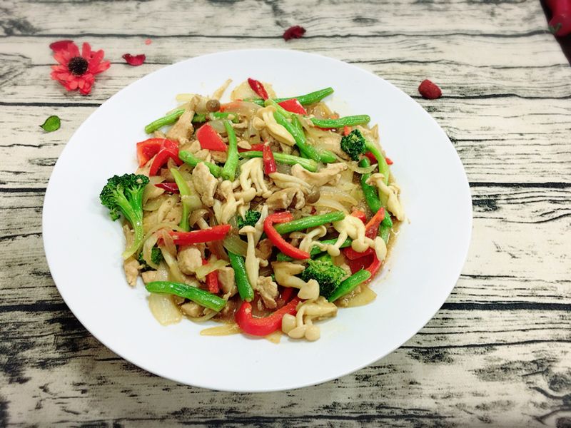 好菇菇炒雞柳燴鮮蔬【好菇道好食光】